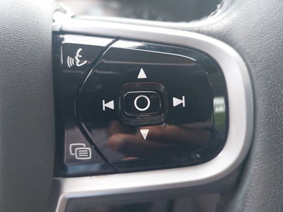 2020 Volvo XC90 T6 Momentum