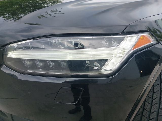 2020 Volvo XC90 T6 Momentum